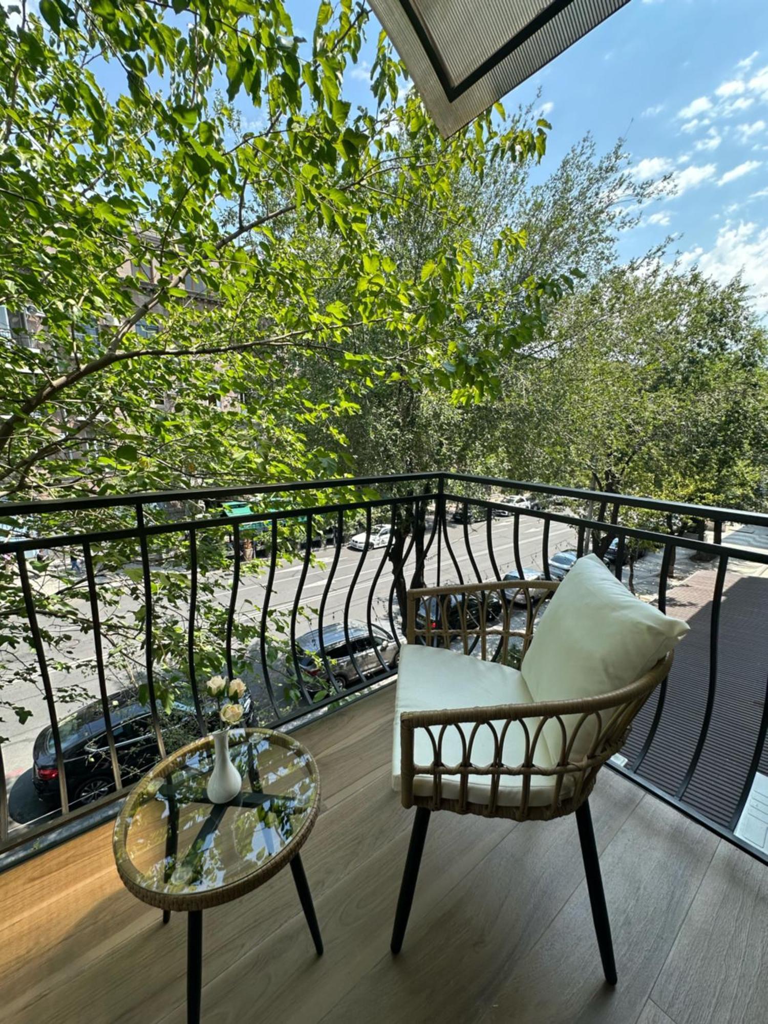 Ser In Hotel Yerevan Exterior photo