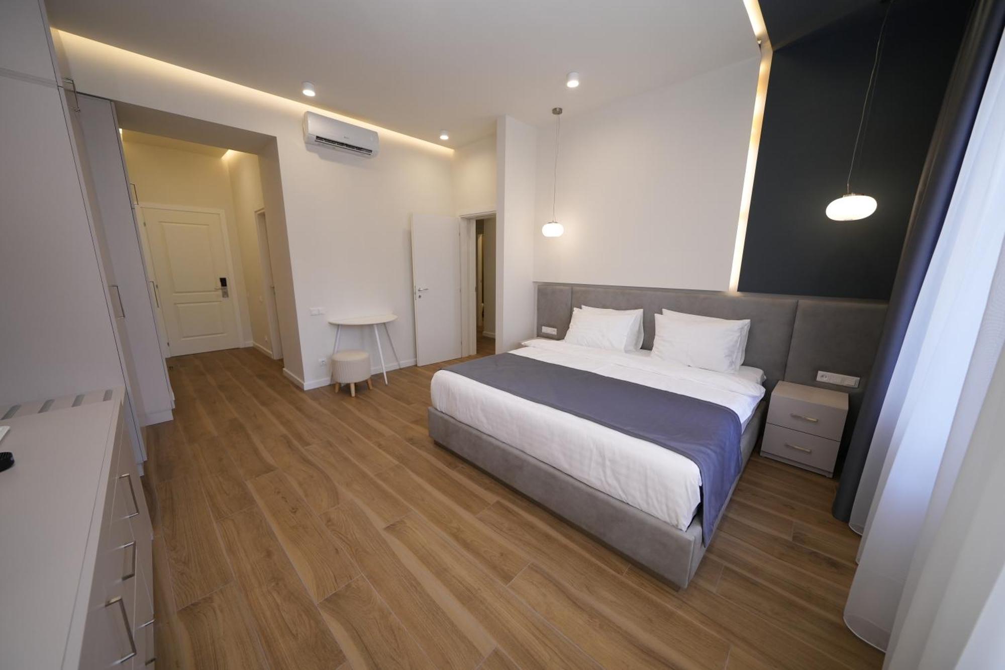 Ser In Hotel Yerevan Exterior photo